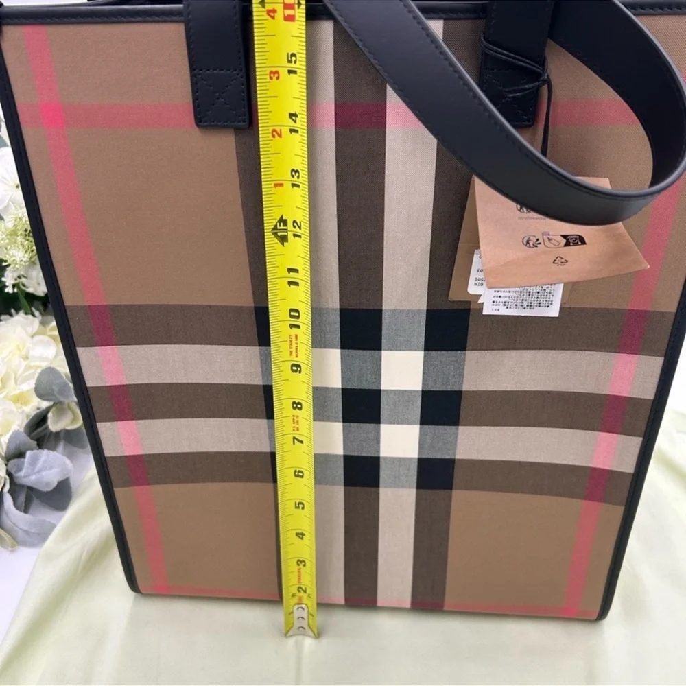 Unisex Burberry classic check book tote bag made in Italy